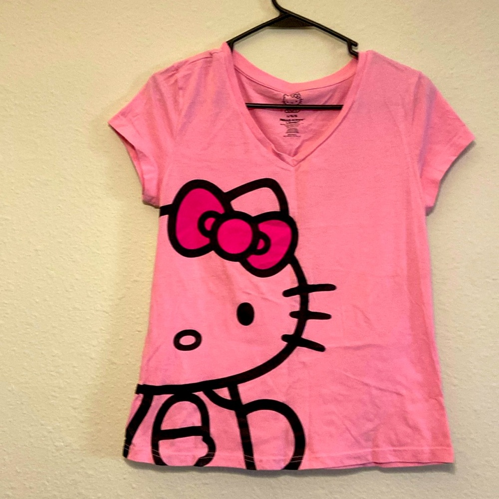 pink hello Kitty shirt